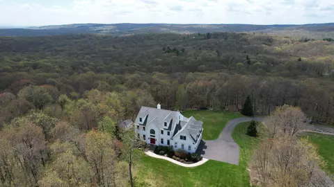 23 Apple Cider Rdg, Granby, CT 06060