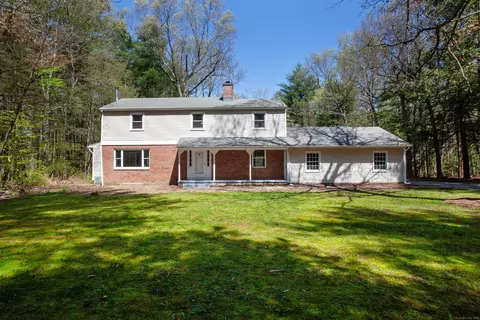 48 Canton Rd, Simsbury, CT 06092