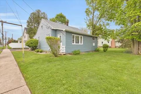 595 New Britain Ave, Newington, CT 06111