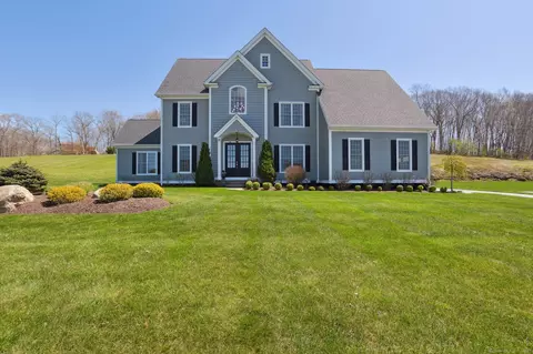 16 Peach Ln, East Lyme, CT 06333