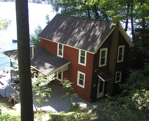 732 W Wakefield Blvd, Winchester, CT 06098