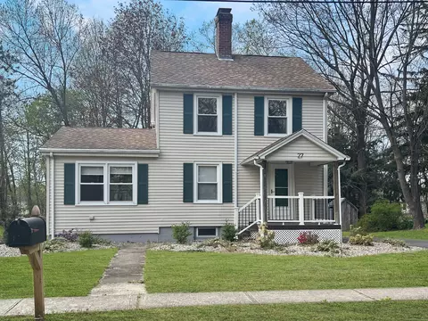 27 Enford St, Avon, CT 06001