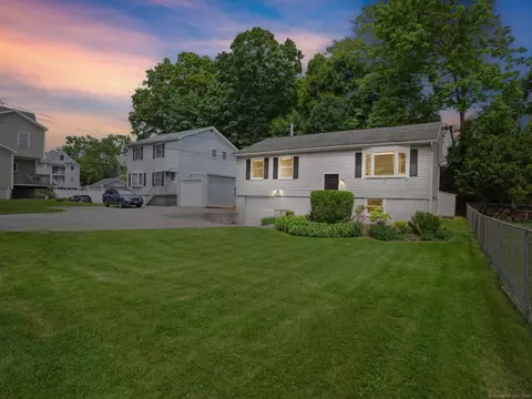 10 Arbor Dr, Norwalk, CT 06854