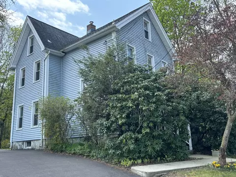 52 Sheffield Ln, Naugatuck, CT 06770
