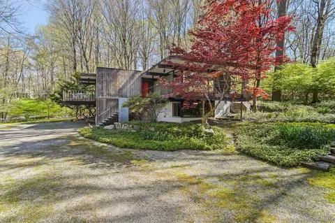 258 Bayberry Ln, Westport, CT 06880