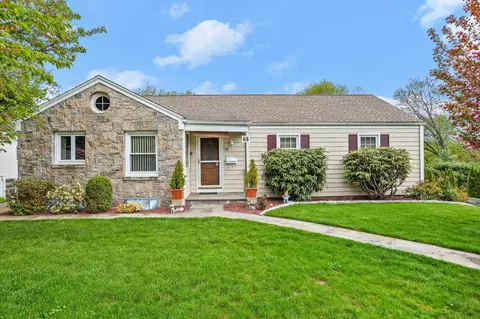 68 Calhoun Ave, Trumbull, CT 06611