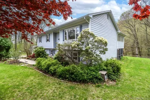 25 Aspetuck Pines Dr, New Milford, CT 06776