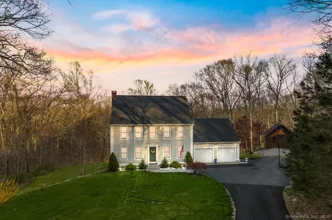14 Red Brook Ln, Ledyard, CT 06339