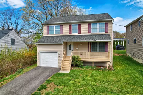 73 Clover St, Waterbury, CT 06706