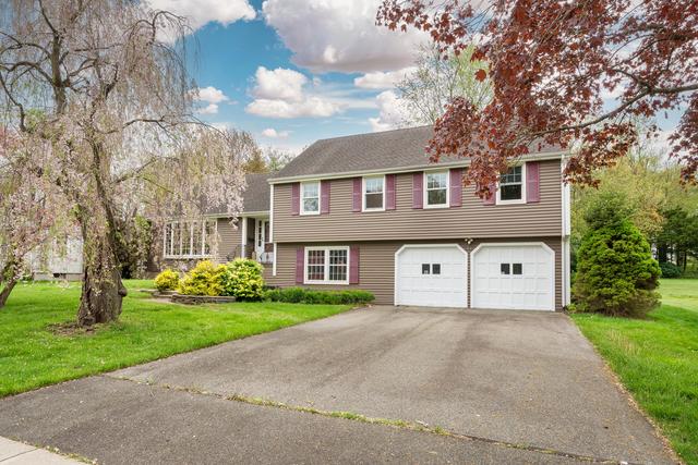 52 Meadowgate St, Wethersfield, CT 06109