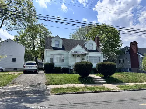 195 Stratfield Pl, Bridgeport, CT 06606