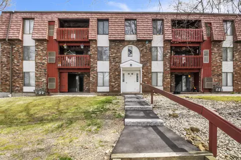 25 Woodsedge Dr #4B, Newington, CT 06111