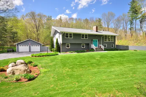 9 Morningside Dr, Granby, CT 06090