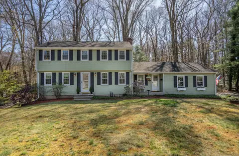25 Silversmith Rd, Farmington, CT 06085