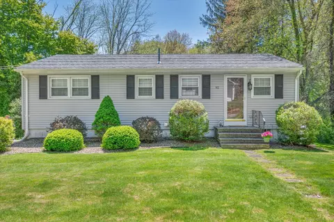 92 Nooks Hill Rd, Cromwell, CT 06416