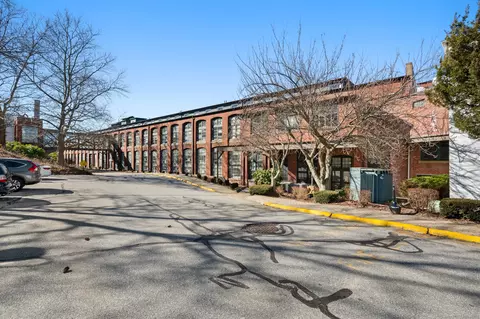 68 Thermos Ave #411E, Norwich, CT 06360