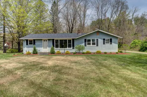 18 Huntington Rd, Scotland, CT 06264