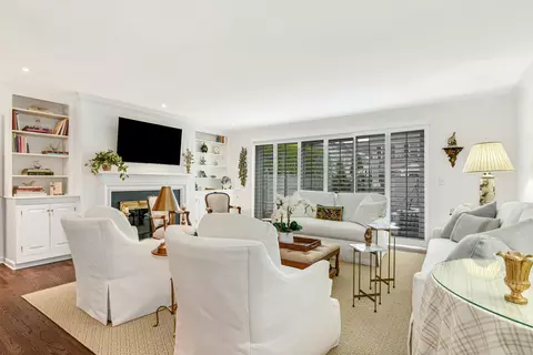 312 Elm St #24, New Canaan, CT 06840