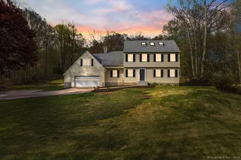 256 Bloomingdale Rd, Quaker Hill, CT 06375