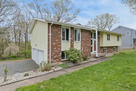 112 Lagana Ave, Southington, CT 06479
