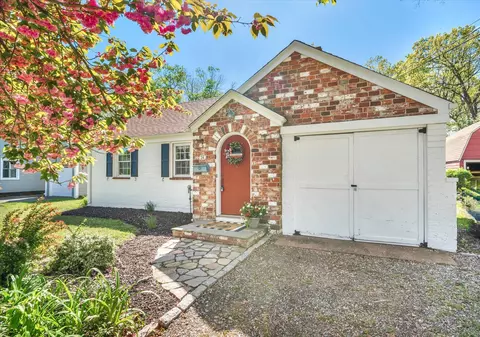 24 Oakwood Mnr, Cromwell, CT 06416