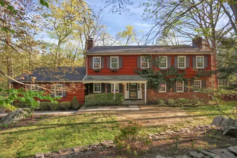 270 Haviland Rd, Stamford, CT 06903