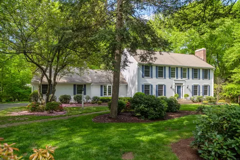 100 Avonridge, Avon, CT 06001