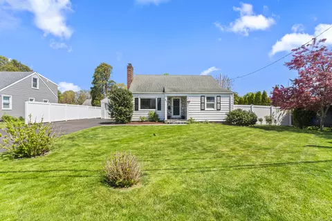 52 Belvidere Dr, Stratford, CT 06614