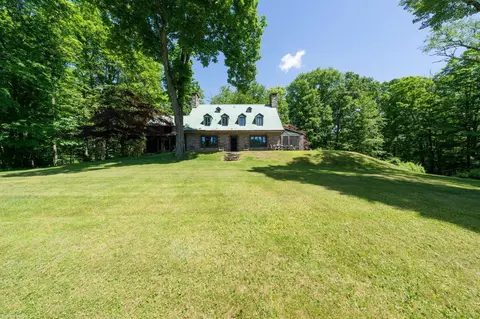 295 Stub Hollow Rd, New Hartford, CT 06057