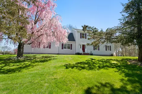 34 Bergendahl Dr, Griswold, CT 06351