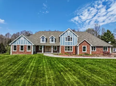 8 Debra Ln, New Milford, CT 06776