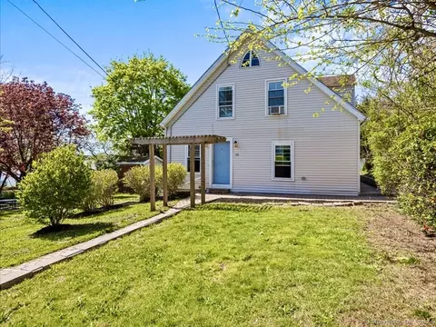 130 Hubbard Pl, Hamden, CT 06517