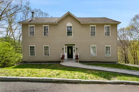 9 Cypress St, New Fairfield, CT 06812