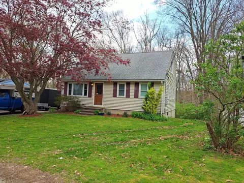 113 Roanoak Ave, Windham, CT 06226