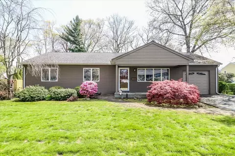 36 Burbank Dr, Stratford, CT 06614