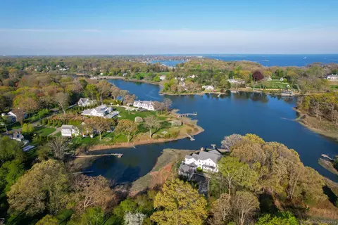 88 Nearwater Ln, Darien, CT 06820