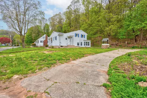 19 Saltonstall Pl, East Haven, CT 06512