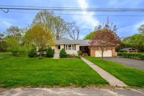 30 Girard Ave, Waterbury, CT 06704