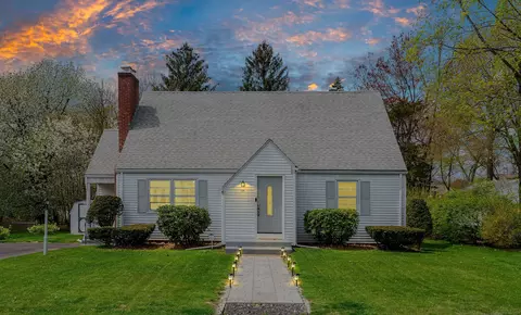 29 Loomis Ave, Plainville, CT 06062