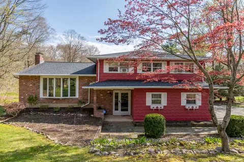 355 Fairwood Rd, Bethany, CT 06524