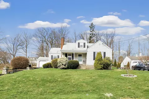 667 Garden St, Trumbull, CT 06611