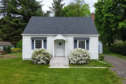 11 Deerfield Rd, Wilton, CT 06897