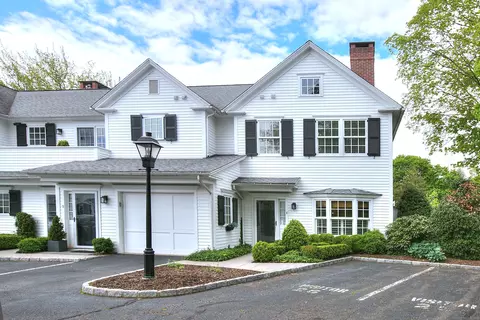 220 Riverside Ave #8, Westport, CT 06880
