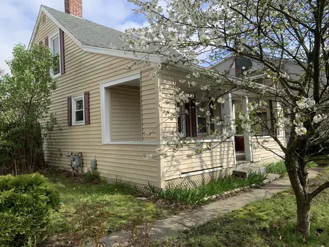 351 Kennedy Dr, Putnam, CT 06260