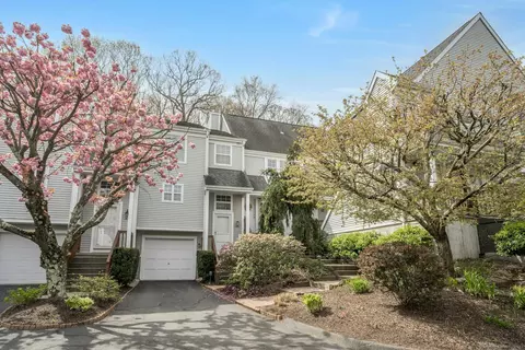 304 Foxboro Dr #304, Norwalk, CT 06851