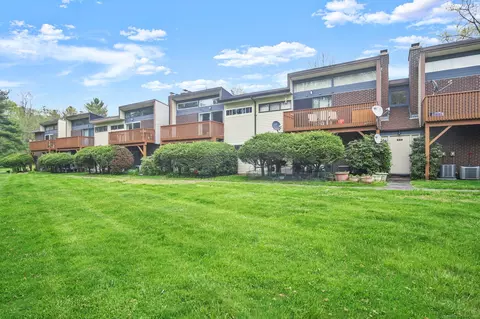 229 Bacon Pond Rd #443, Woodbury, CT 06798