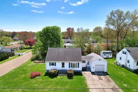 135 Kenyon St, Stratford, CT 06614