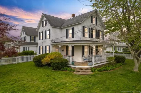 4 York Ave, East Lyme, CT 06357