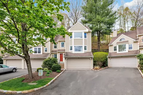 133 Governor Trumbull Way #133, Trumbull, CT 06611