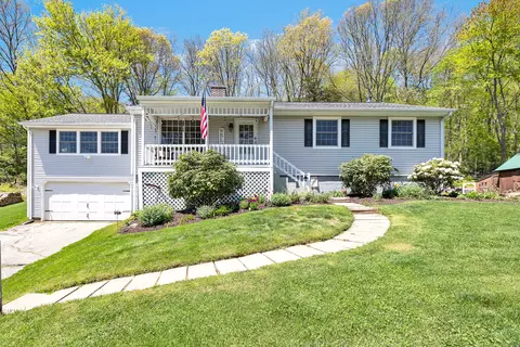 40 Buckingham Rd, Seymour, CT 06483